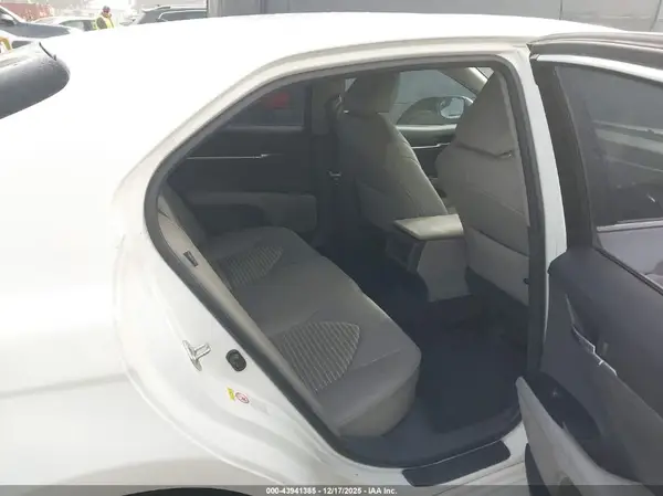 JTNB11HKXJ3009270 2018 TOYOTA CAMRY - Image 8