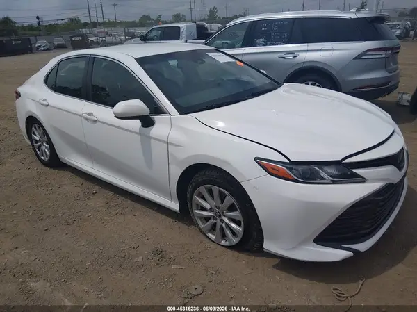 JTNB11HKXJ3010094 2018 TOYOTA CAMRY - Image 1