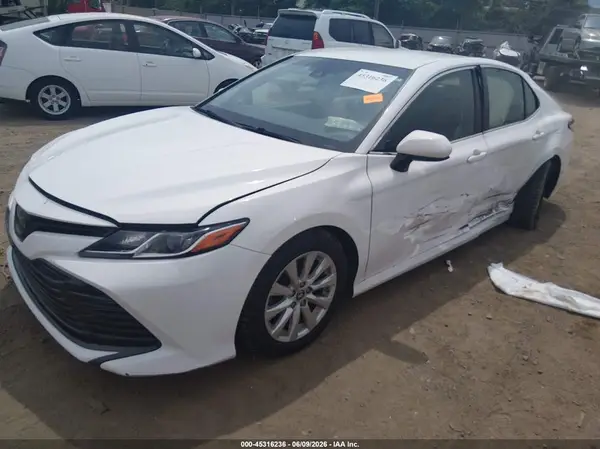 JTNB11HKXJ3010094 2018 TOYOTA CAMRY - Image 2