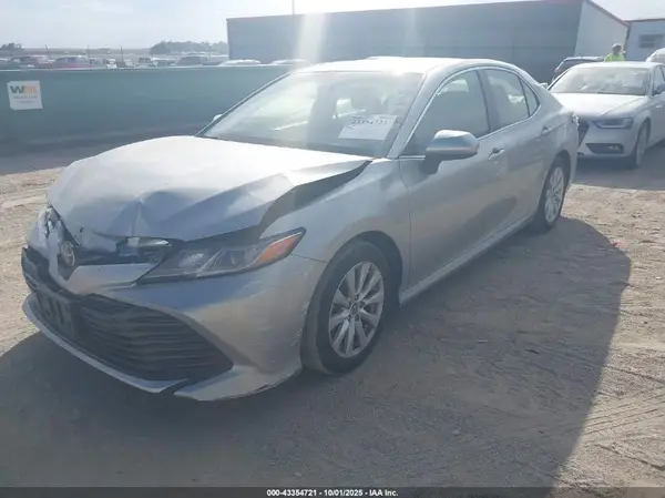 JTNB11HKXJ3012525 2018 TOYOTA CAMRY - Image 2