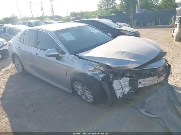 JTNB11HKXJ3017594 2018 TOYOTA CAMRY - Image 1