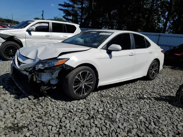 JTNB11HKXJ3019054 2018 TOYOTA CAMRY - Image 1