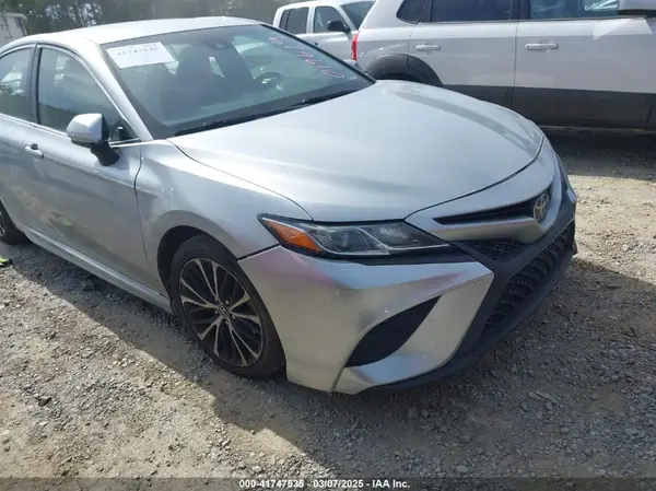 JTNB11HKXJ3019619 2018 TOYOTA CAMRY - Image 1