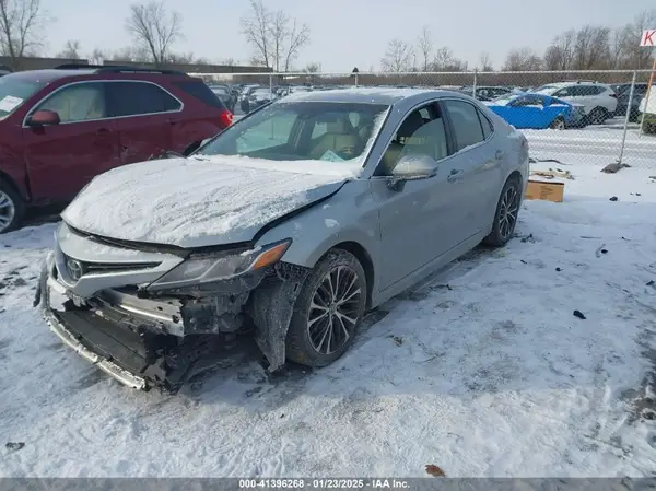JTNB11HKXJ3020057 2018 TOYOTA CAMRY - Image 2