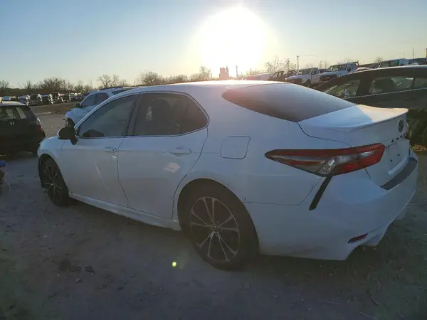 JTNB11HKXJ3025047 2018 TOYOTA CAMRY - Image 2