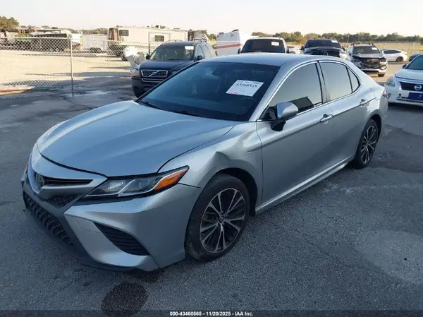 JTNB11HKXJ3025792 2018 TOYOTA CAMRY - Image 2