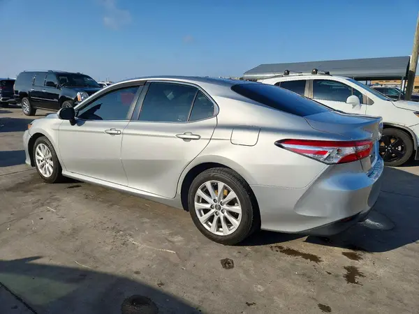 JTNB11HKXJ3025808 2018 TOYOTA CAMRY - Image 2