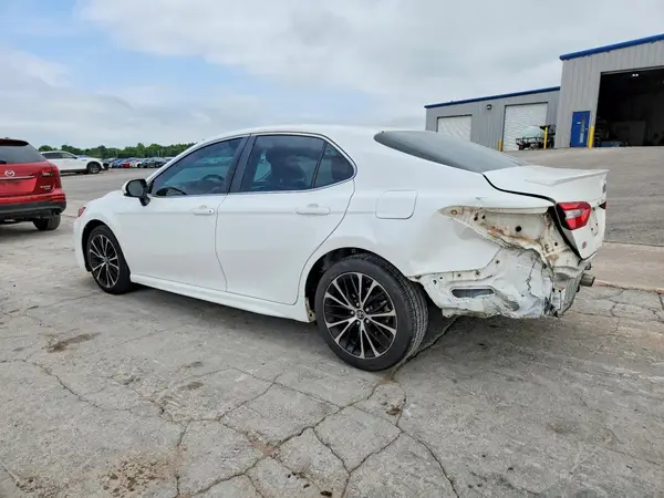 JTNB11HKXJ3028594 2018 TOYOTA CAMRY - Image 2