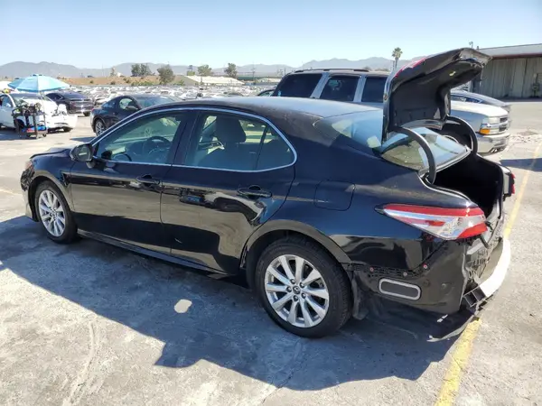 JTNB11HKXJ3035187 2018 TOYOTA CAMRY - Image 2