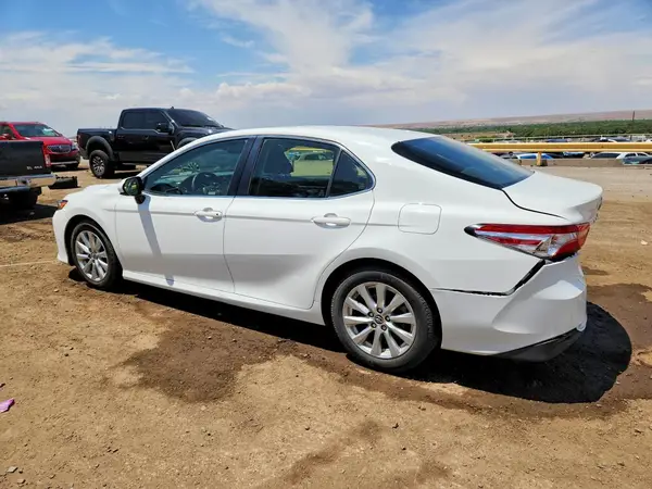 JTNB11HKXJ3039384 2018 TOYOTA CAMRY - Image 2