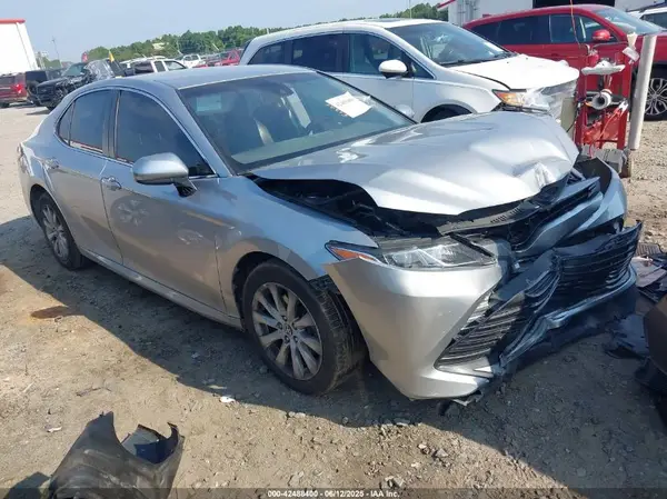 JTNB11HKXJ3042771 2018 TOYOTA CAMRY - Image 1