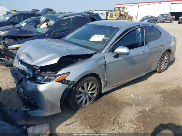 JTNB11HKXJ3042771 2018 TOYOTA CAMRY - Image 2