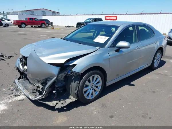 JTNB11HKXJ3044522 2018 TOYOTA CAMRY - Image 2