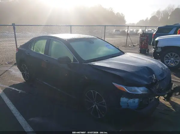 JTNB11HKXJ3045959 2018 TOYOTA CAMRY - Image 1