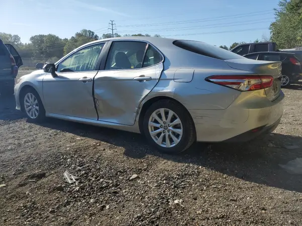 JTNB11HKXJ3046786 2018 TOYOTA CAMRY - Image 2