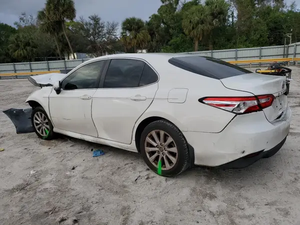 JTNB11HKXJ3047808 2018 TOYOTA CAMRY - Image 2