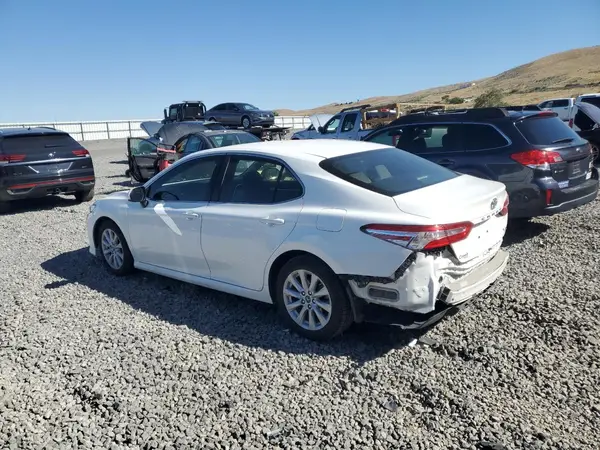 JTNB11HKXJ3048456 2018 TOYOTA CAMRY - Image 2