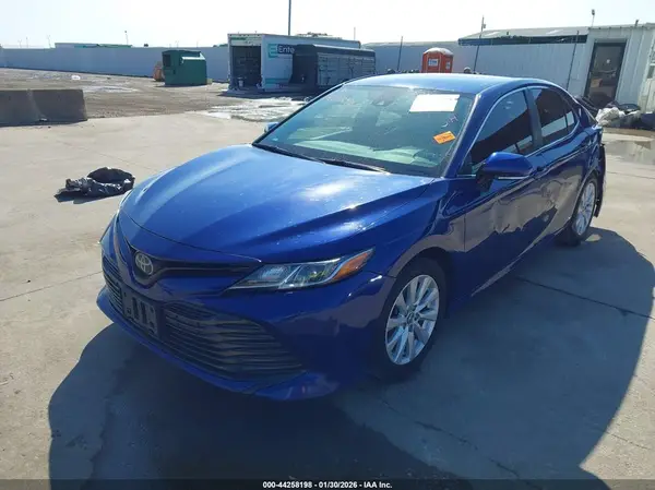 JTNB11HKXJ3048490 2018 TOYOTA CAMRY - Image 2