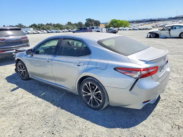 JTNB11HKXJ3055097 2018 TOYOTA CAMRY - Image 2