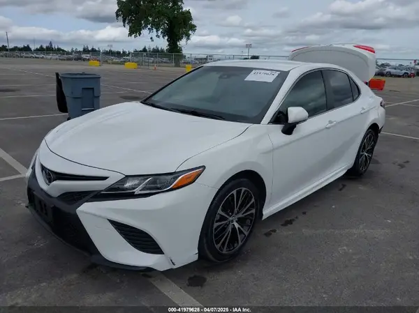 JTNB11HKXJ3060607 2018 TOYOTA CAMRY - Image 2