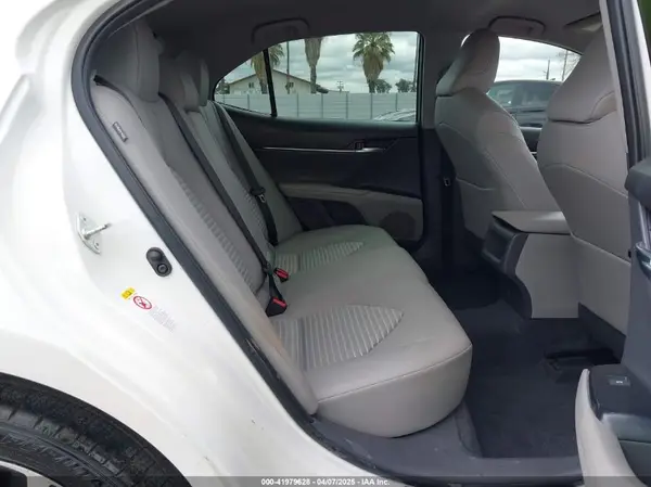 JTNB11HKXJ3060607 2018 TOYOTA CAMRY - Image 8