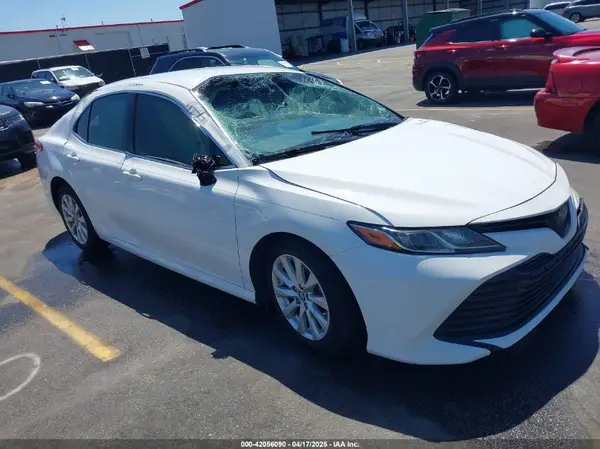 JTNB11HKXJ3068299 2018 TOYOTA CAMRY - Image 1