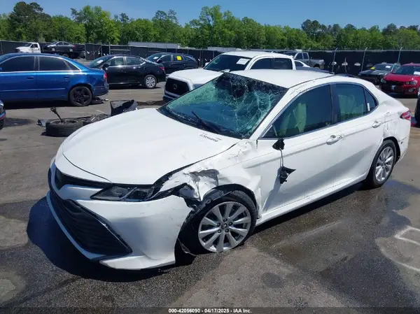 JTNB11HKXJ3068299 2018 TOYOTA CAMRY - Image 2