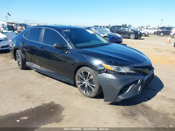 JTNB11HKXJ3071137 2018 TOYOTA CAMRY - Image 1