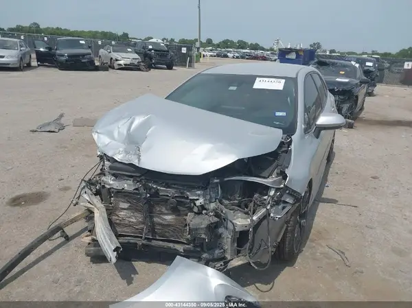 JTNC4MBE2M3133425 2021 TOYOTA COROLLA - Image 2