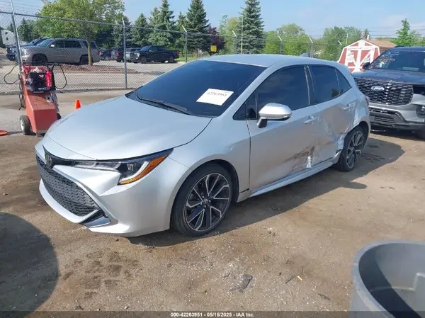 JTNC4MBE4M3118702 2021 TOYOTA COROLLA - Image 2