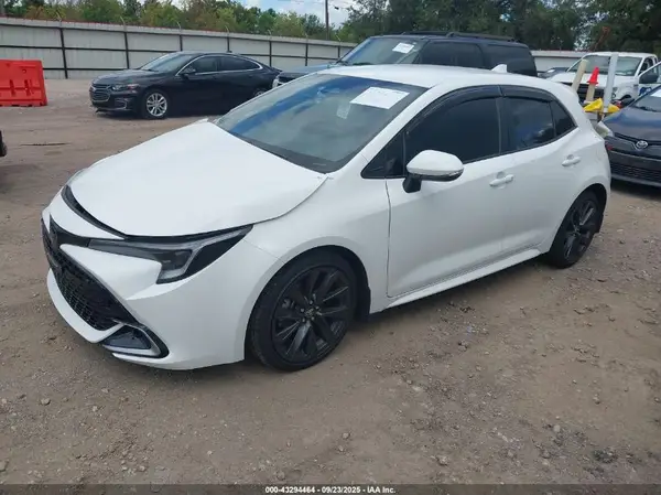 JTNC4MBE4R3215681 2024 TOYOTA COROLLA - Image 2