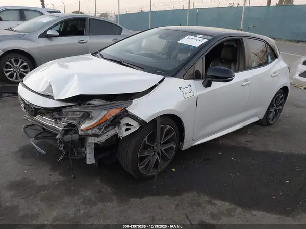 JTNC4MBE7M3125305 2021 TOYOTA COROLLA - Image 2