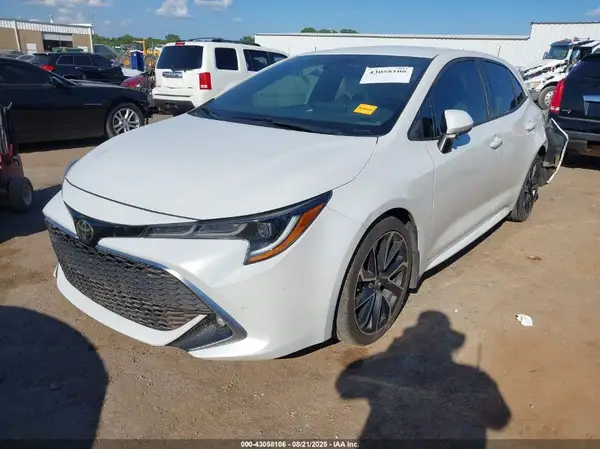 JTNC4MBE8M3105385 2021 TOYOTA COROLLA - Image 2