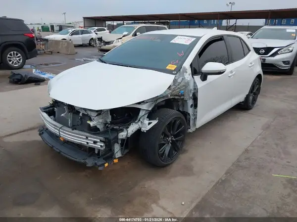 JTNC4MBE9R3214235 2024 TOYOTA COROLLA - Image 2