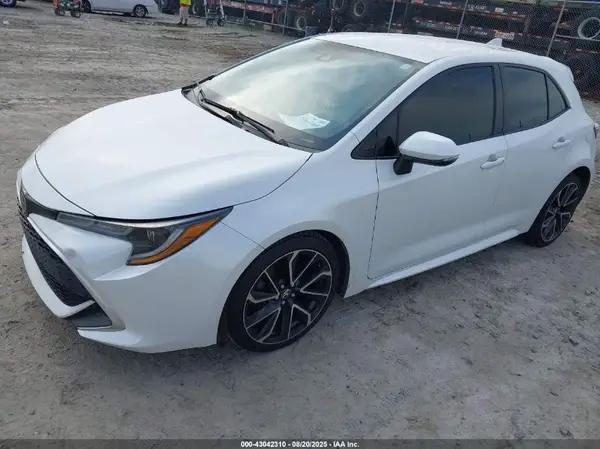 JTNC4MBEXM3111074 2021 TOYOTA COROLLA - Image 2
