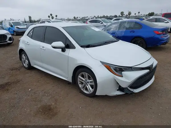JTND4MBE3M3130814 2021 TOYOTA COROLLA - Image 1
