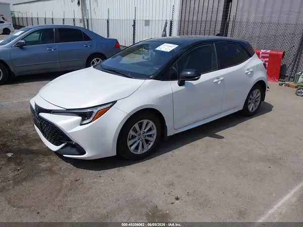 JTND4MBE3S3247953 2025 TOYOTA COROLLA - Image 2