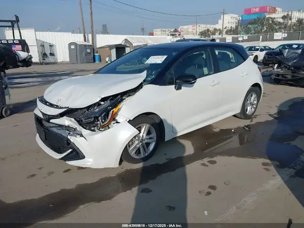 JTND4MBE4M3130563 2021 TOYOTA COROLLA - Image 2
