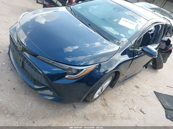 JTND4MBE5M3130281 2021 TOYOTA COROLLA - Image 2