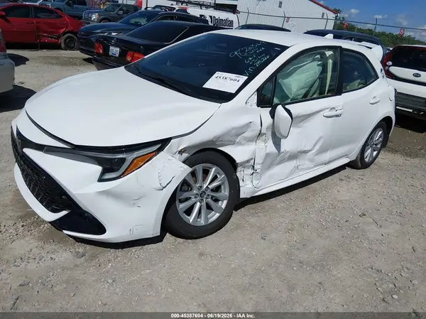 JTND4MBE5S3245220 2025 TOYOTA COROLLA - Image 2