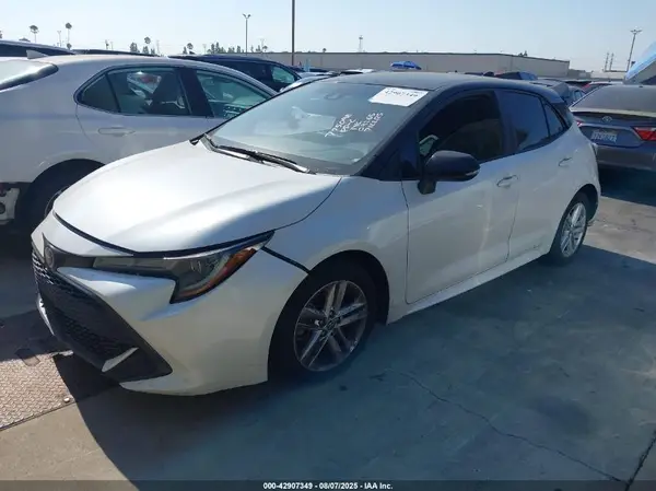 JTND4MBE6M3106989 2021 TOYOTA COROLLA - Image 2