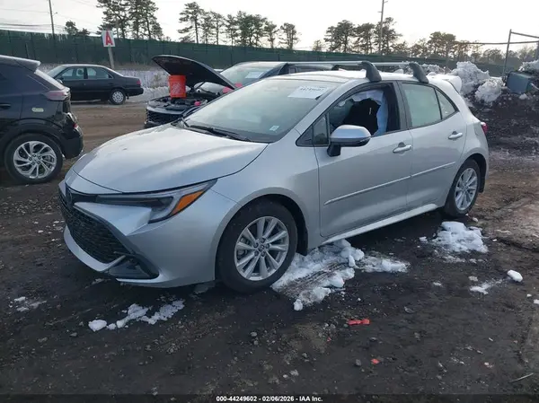 JTND4MBE6S3254072 2025 TOYOTA COROLLA - Image 2