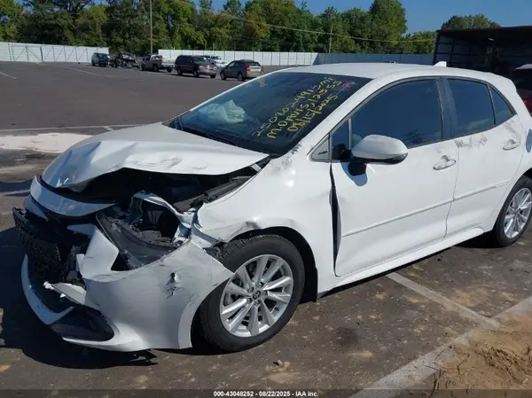 JTND4MBE7S3236888 2025 TOYOTA COROLLA - Image 2