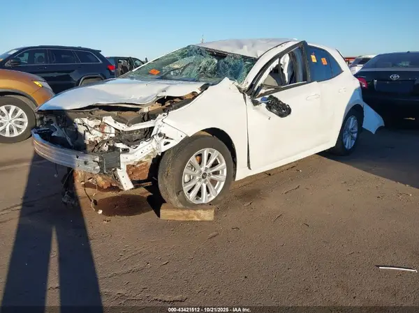 JTND4MBE8R3221097 2024 TOYOTA COROLLA - Image 2