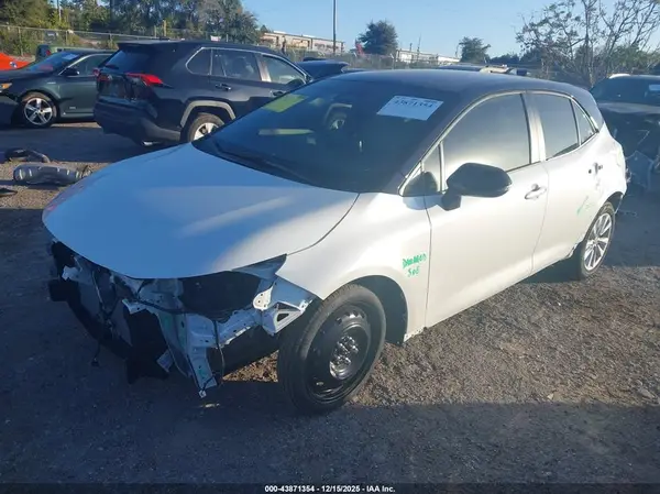 JTND4MBE8S3249634 2025 TOYOTA COROLLA - Image 2
