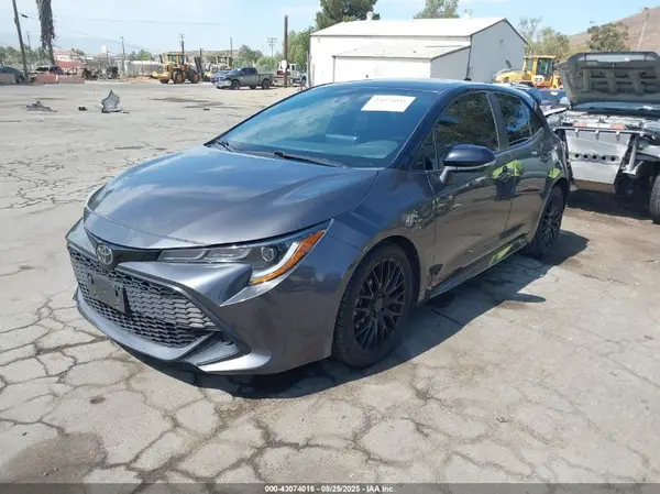 JTND4MBE9M3107523 2021 TOYOTA COROLLA - Image 2