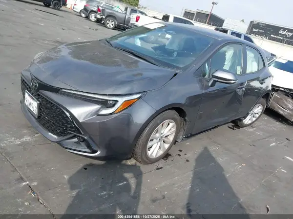 JTND4MBE9S3250887 2025 TOYOTA COROLLA - Image 2