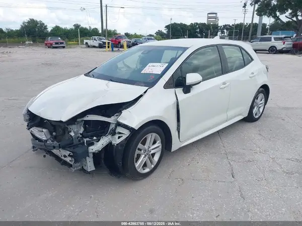 JTND4RBE2L3104135 2020 TOYOTA COROLLA - Image 2