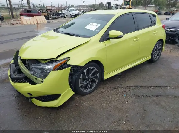 JTNKARJE0JJ554621 2018 TOYOTA COROLLA - Image 2