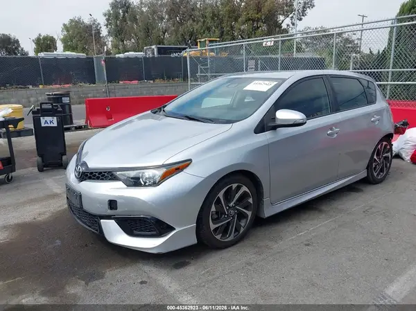 JTNKARJE0JJ555753 2018 TOYOTA COROLLA - Image 2